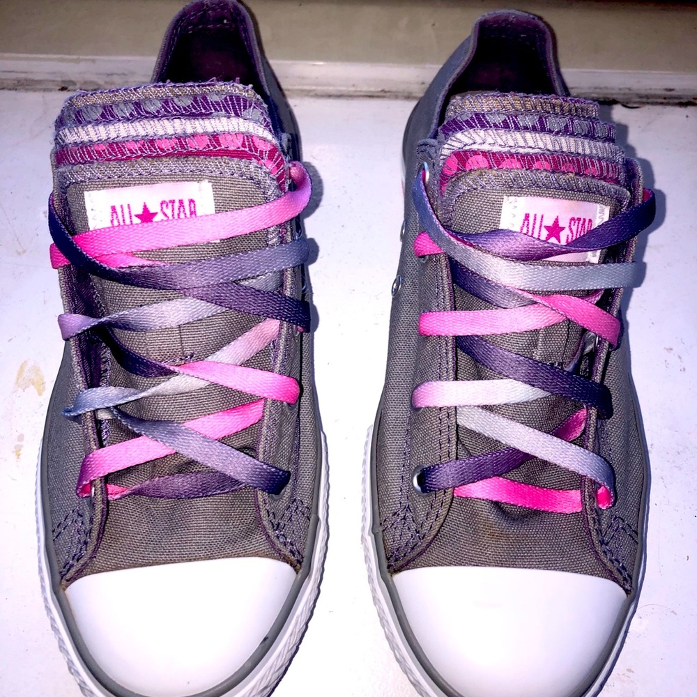 🌸One of a Kind CONVERSE CHUCKS🌸